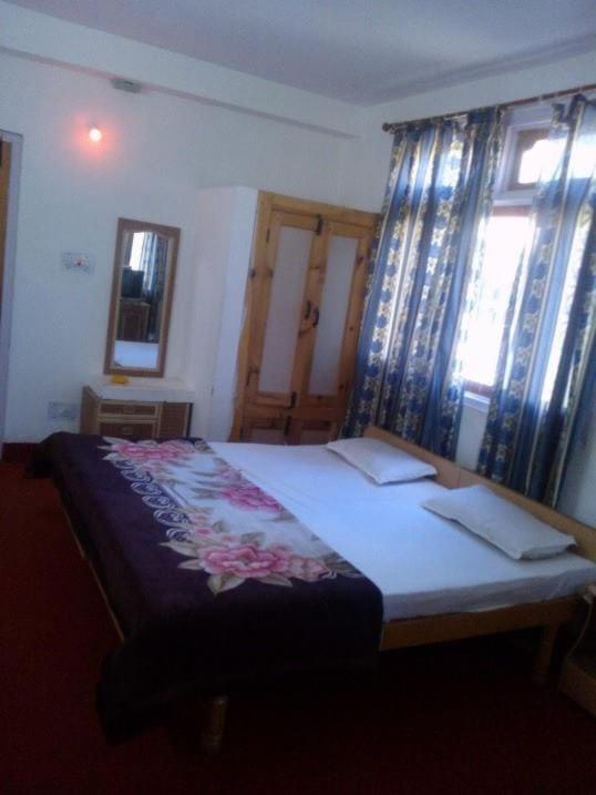 Hotel Debbhumi Regency Sāngla Zewnętrze zdjęcie